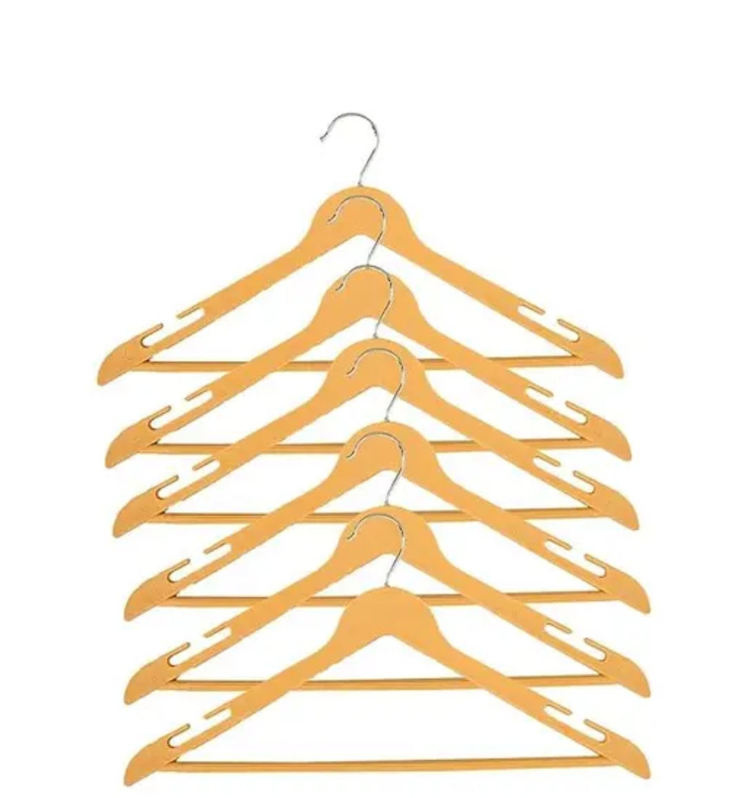 CLOTH HANGER ( CREAM COLOUR ) 1 PCS